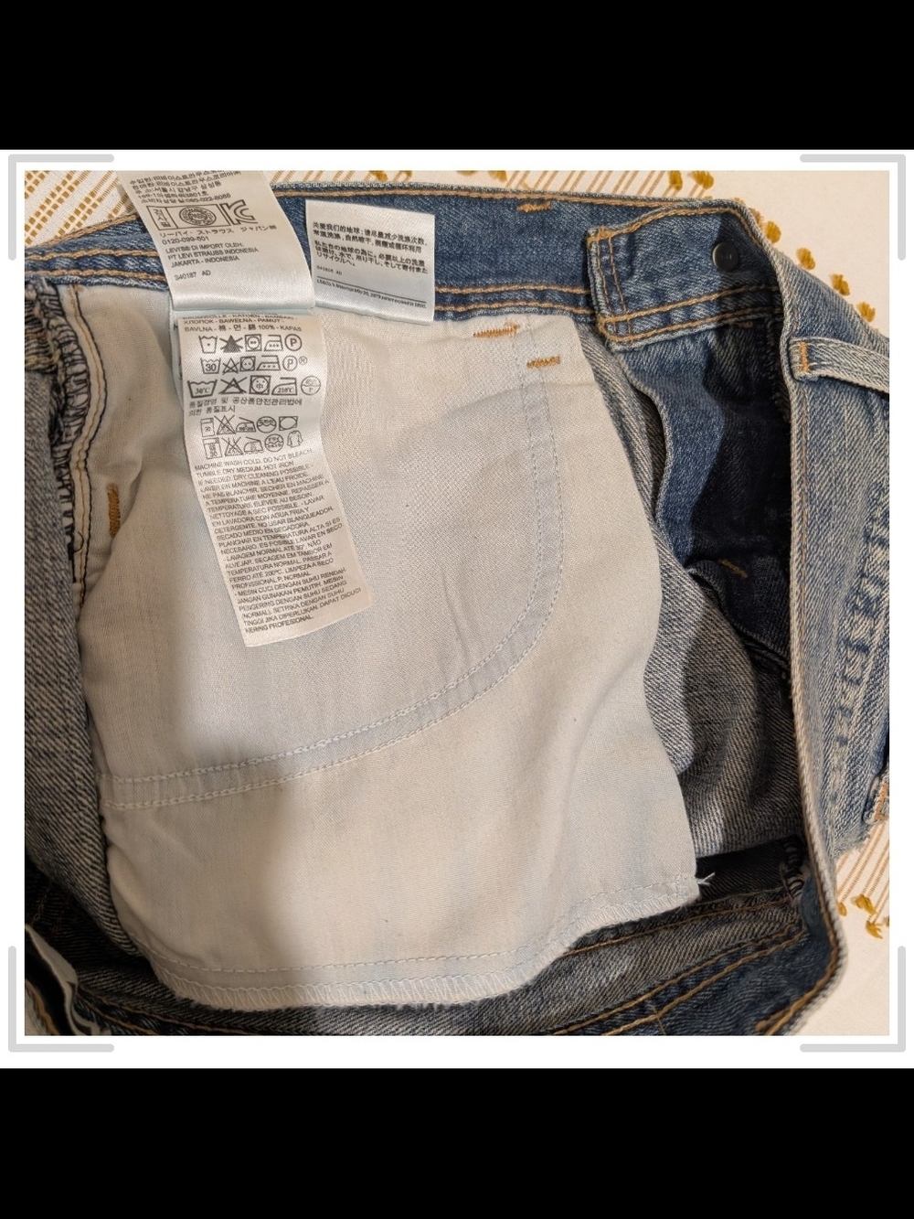 Vintage Levi's light blue denim skirt with contrast stitching - Picture 8 of 8